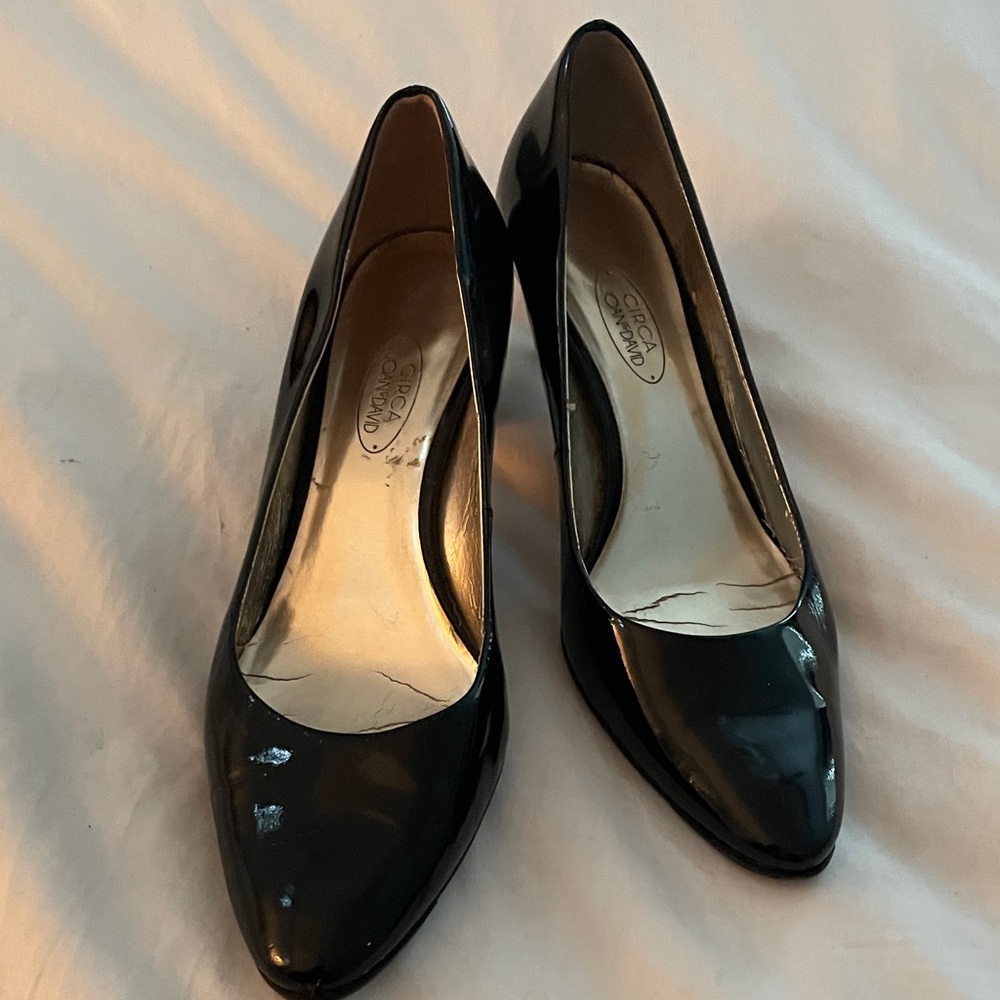 Joan & David Black Patent Heels 8.5